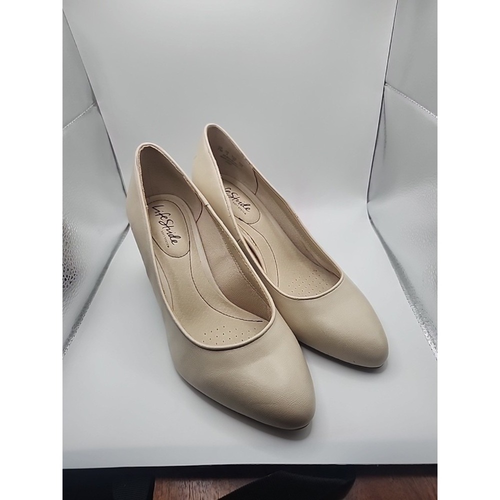 Excellent Condition Lifestride Flex light Beige Pump SZ 7M